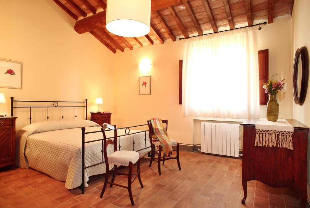 Agriturismo Il Poggione Монталчино Стая снимка