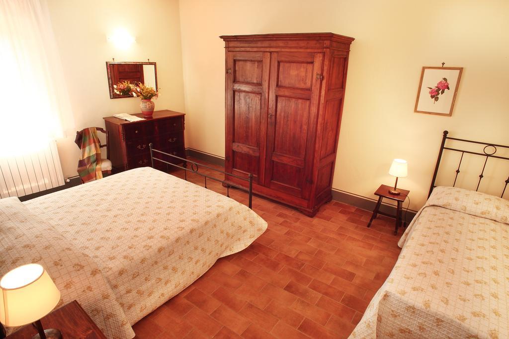 Agriturismo Il Poggione Монталчино Стая снимка