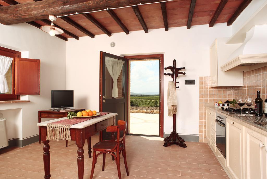 Agriturismo Il Poggione Монталчино Стая снимка